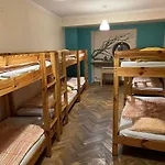 50 People Bis Apartment